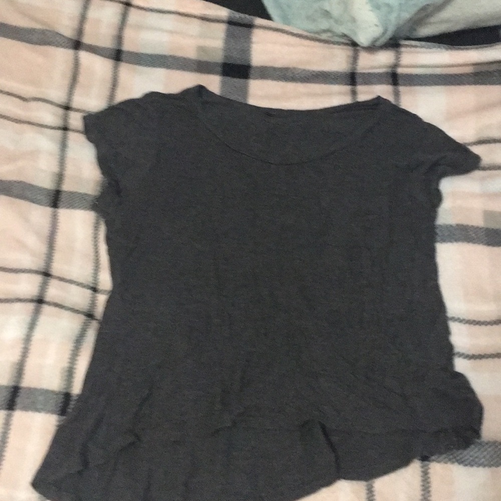 Gray short sleeve shirt